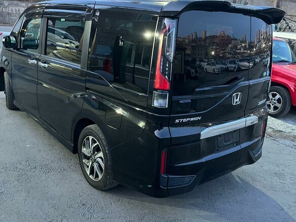 2016 Honda Stepwgn Spada V, чёрный, 2500000 рублей - вид 3