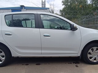 2017 Renault Sandero II, белый, 1200000 рублей, вид 2
