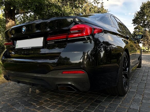 2022 BMW 5 серии 520d xDrive VII (G30/G31/G38) Рестайлинг, чёрный, 3700000 рублей - вид 3