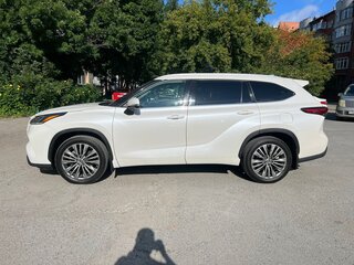 2021 Toyota Highlander IV (XU70), белый, 6500000 рублей, вид 3