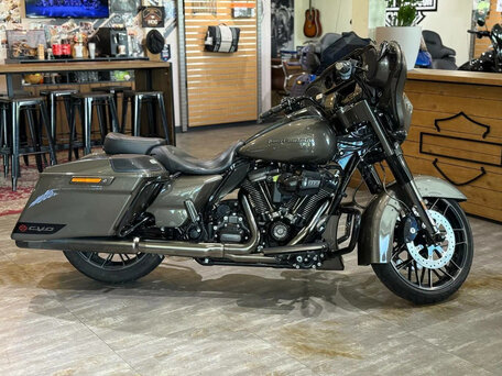 2021 Harley-Davidson CVO Street Glide, коричневый, 3350000 рублей, вид 1