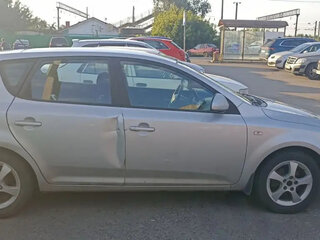 2009 Kia Ceed I, серебристый, 380000 рублей, вид 2