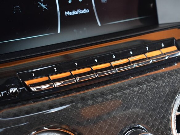 2022 Rolls-Royce Cullinan Black Badge I (Series I), чёрный, 44150496 рублей - вид 7