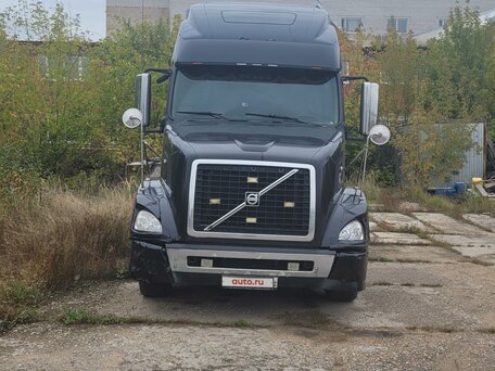 2009 Volvo VNL, чёрный, 4000000 рублей, вид 1
