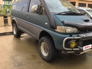 1995 Mitsubishi Delica IV, зелёный, 990000 рублей, вид 2