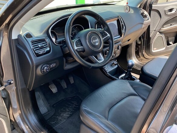 2017 Jeep Compass II, бежевый, 1700000 рублей - вид 4
