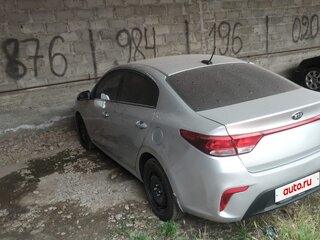 2017 Kia Rio IV, серебристый, 900000 рублей, вид 1