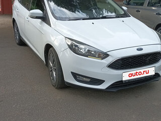 2017 Ford Focus III Рестайлинг, белый, 850000 рублей, вид 3