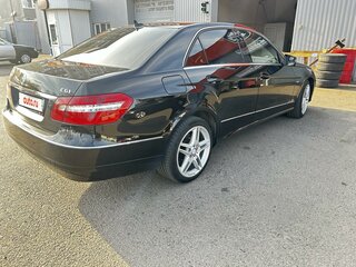 2009 Mercedes-Benz E-Класс 200 5G-Tronic IV (W212, S212, C207), чёрный, 1170000 рублей, вид 3