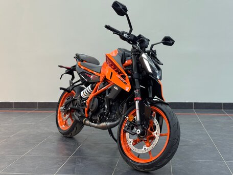 2025 KTM 390 Duke, золотистый, 699000 рублей, вид 3