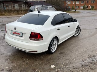2017 Volkswagen Polo V Рестайлинг, белый, 1300000 рублей, вид 5