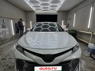 2019 Toyota Camry VIII (XV70), белый, 3250000 рублей, вид 1