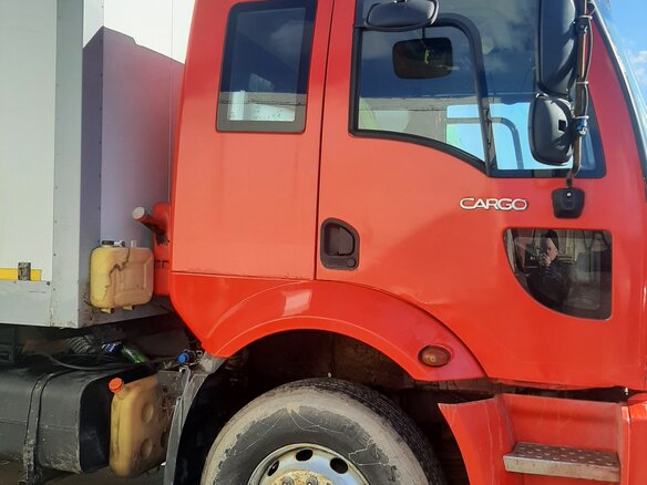 2008 Ford Cargo, красный, 2500000 рублей - вид 8