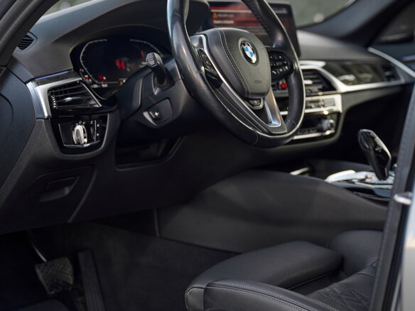 2020 BMW 5 серии 530i VII (G30/G31/G38) Рестайлинг, серый, 4500000 рублей - вид 8