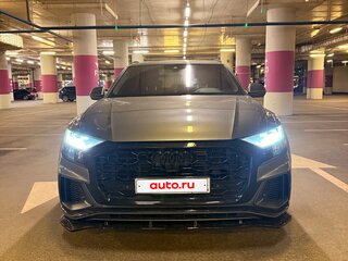 2019 Audi Q8 55 TFSI I (4M), серый, 4245000 рублей, вид 4