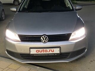 2011 Volkswagen Jetta VI, серебристый, 1050000 рублей, вид 2