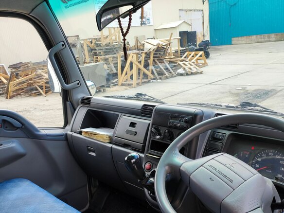 2004 Fuso (Mitsubishi) Canter, белый, 1900000 рублей - вид 10
