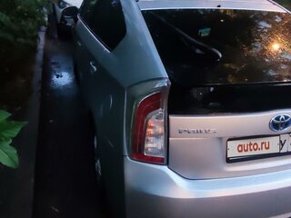 2012 Toyota Prius III Рестайлинг (XW30), серебристый, 1250000 рублей, вид 4