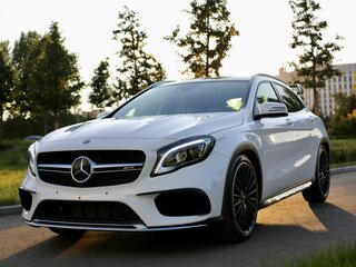 2018 Mercedes-Benz GLA AMG 45 AMG I (X156) Рестайлинг, белый, 3700000 рублей, вид 2
