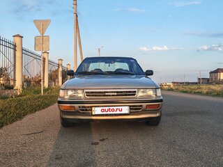 1988 Toyota Carina V (T170), золотистый, 290000 рублей, вид 1