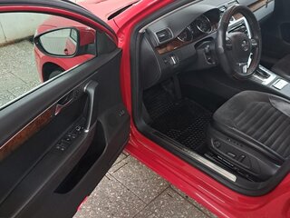 2011 Volkswagen Passat B7, красный, 2990000 рублей, вид 2