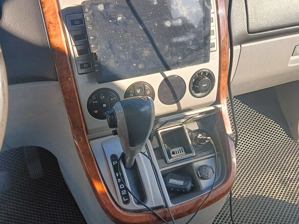 2004 Kia Carnival I Рестайлинг, бежевый, 620000 рублей - вид 26