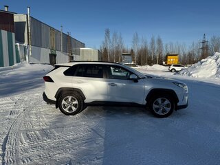 2020 Toyota RAV4 V (XA50), белый, 3450000 рублей, вид 5