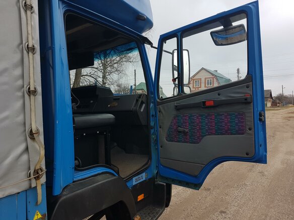 1994 Mercedes-Benz 814, синий, 1050000 рублей - вид 15