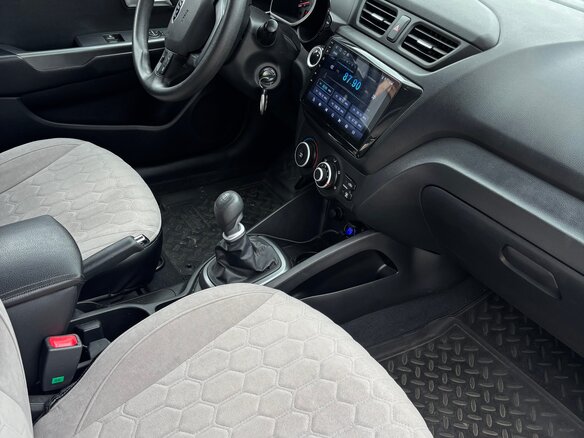2013 Kia Rio III, чёрный, 1000000 рублей - вид 8