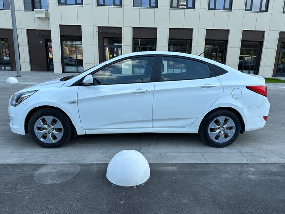 2016 Hyundai Solaris I Рестайлинг, белый, 740000 рублей - вид 6
