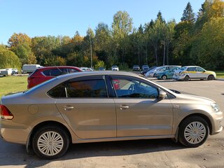 2017 Volkswagen Polo V Рестайлинг, бежевый, 1100000 рублей, вид 4