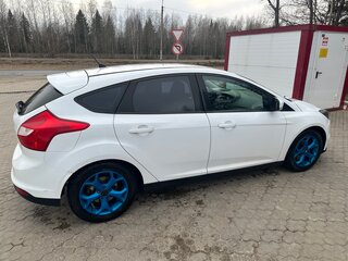 2011 Ford Focus III, белый, 690000 рублей, вид 3