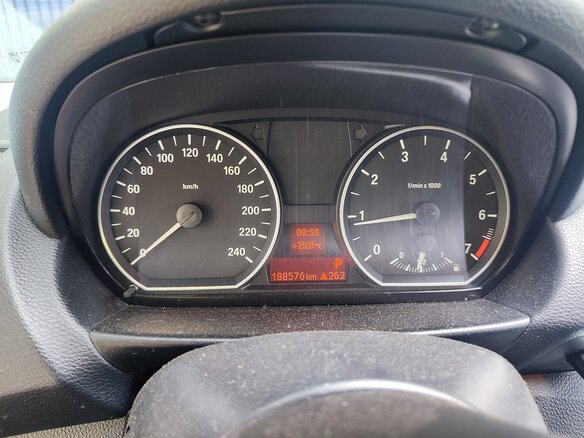 2010 BMW 1 серии 116i I (E81/E82/E87/E88) Рестайлинг, чёрный, 970000 рублей - вид 9
