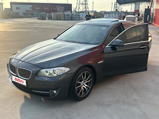 2011 BMW 5 серии 523i VI (F10/F11/F07), серый, 1700000 рублей, вид 2