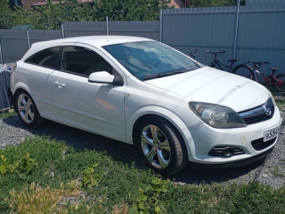 2008 Opel Astra GTC H Рестайлинг, белый, 649999 рублей