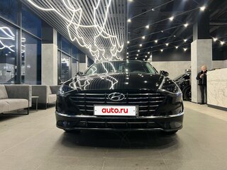 2020 Hyundai Sonata VIII (DN8), чёрный, 2500000 рублей, вид 4