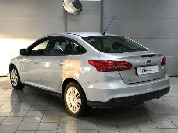 2016 Ford Focus III Рестайлинг, серебристый - вид 3