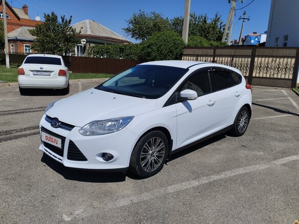 2013 Ford Focus III, белый, 850000 рублей - вид 3