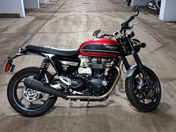 2021 Triumph Speed Twin, красный, 976000 рублей - вид 4