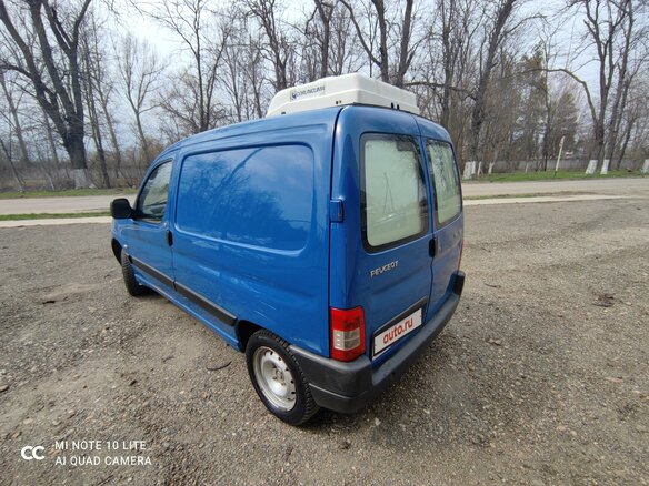 2011 Peugeot Partner II, синий - вид 3