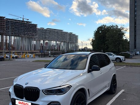 2020 BMW X5 40i IV (G05/G18), белый, 5400000 рублей, вид 1