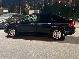2010 Ford Focus II Рестайлинг, чёрный, 780000 рублей, вид 2