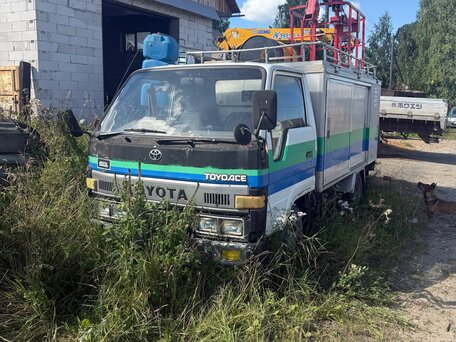 1993 Toyota Toyoace, бежевый, 400000 рублей, вид 2