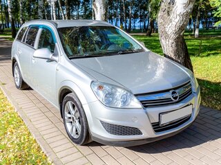2011 Opel Astra H Рестайлинг, серебристый, 550000 рублей, вид 1