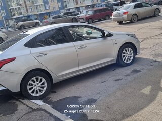 2021 Hyundai Solaris II Рестайлинг, серый, 1678000 рублей, вид 4