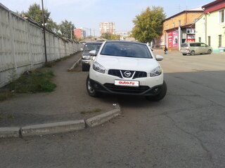 2013 Nissan Qashqai I Рестайлинг, белый, 1050000 рублей, вид 3