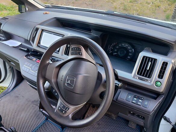 2013 Honda Stepwgn IV Рестайлинг, белый, 1370000 рублей - вид 8
