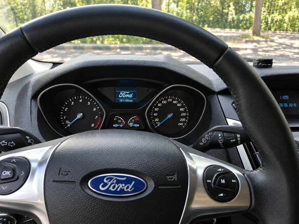 2013 Ford Focus III, серебристый, 850000 рублей - вид 8