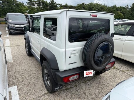 2021 Suzuki Jimny Sierra IV, белый, 1740000 рублей, вид 3