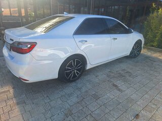 2018 Toyota Camry VII (XV50) Рестайлинг 2, белый, 2100000 рублей, вид 2
